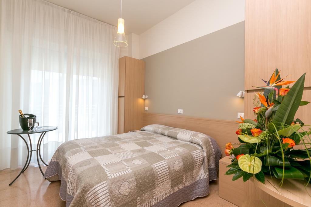 Hotel Colonna Lido di Jesolo Exterior photo