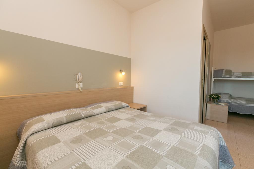 Hotel Colonna Lido di Jesolo Exterior photo
